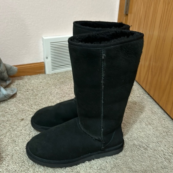 UGG Shoes - UGG Women’s Black Classic Tall II Boot Size 8
